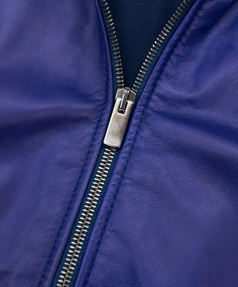Kornblumenblaue Bomberjacke...