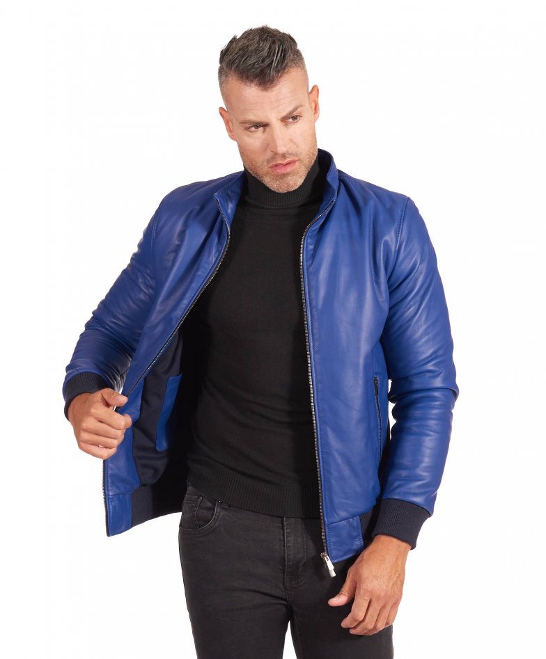 Kornblumenblaue Bomberjacke...