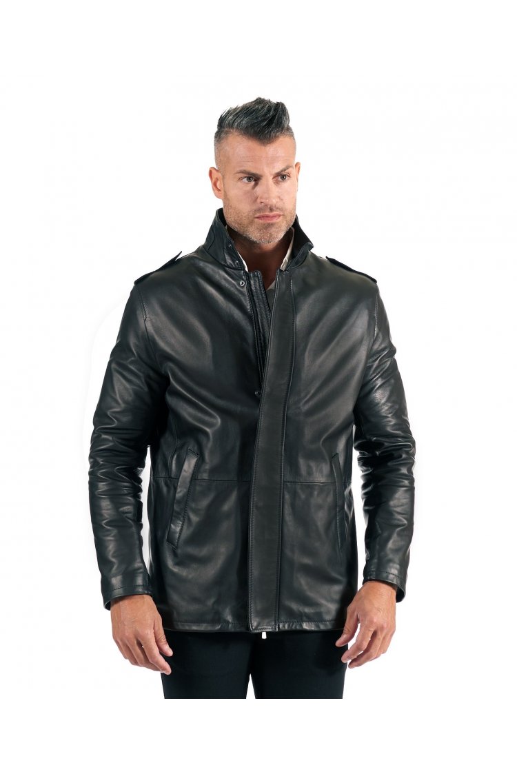 Schwarze lederjacke mit zwei taschen