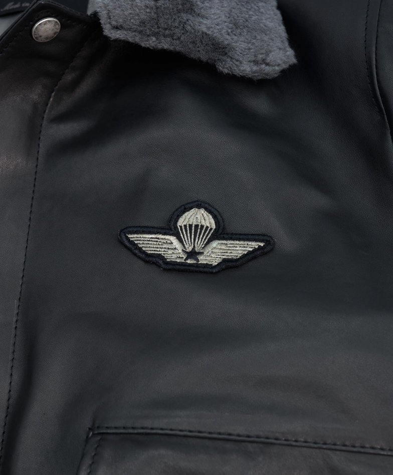 Schwarze bomber lederjacke mit...