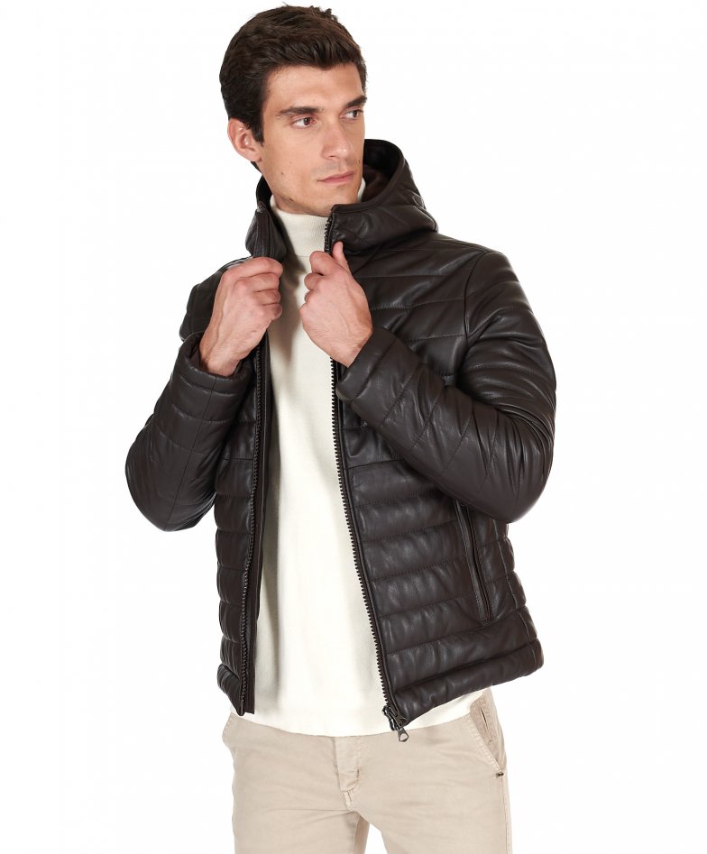 Daunenjacke aus braunem leder mit kapuze
