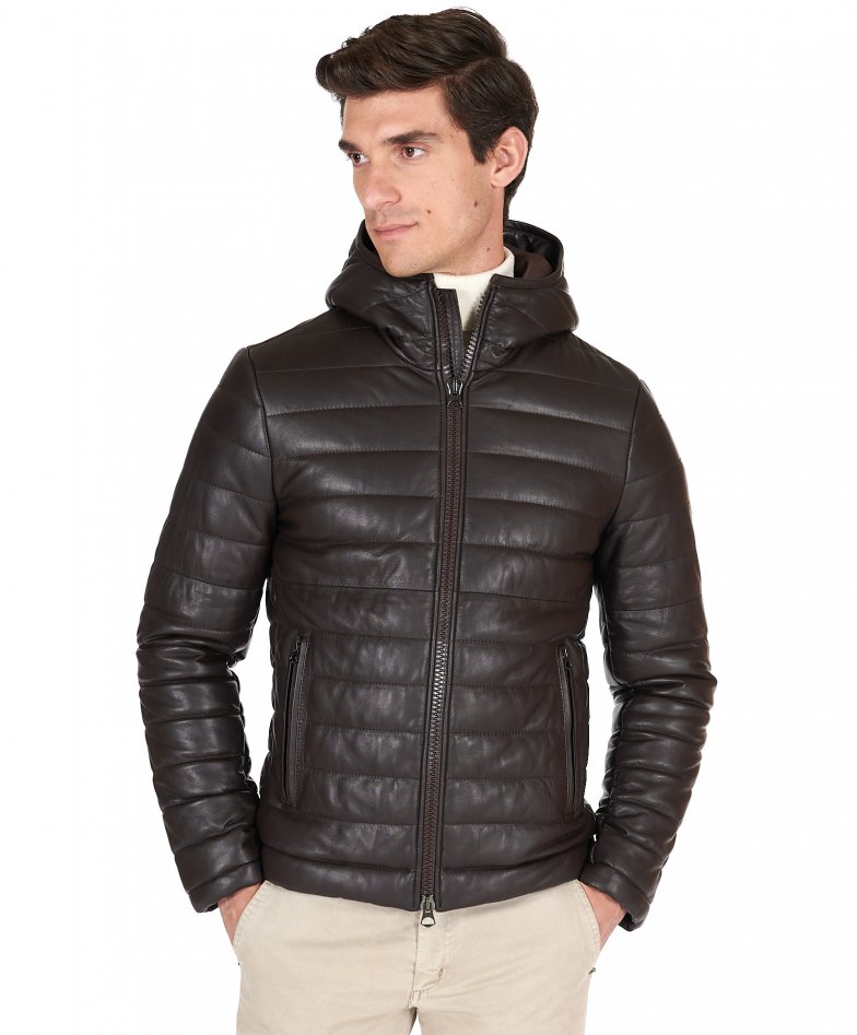 Daunenjacke aus braunem leder mit kapuze