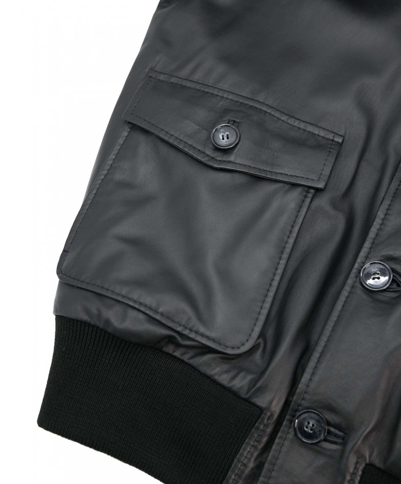 Schwarze bomber lederjacke mit...