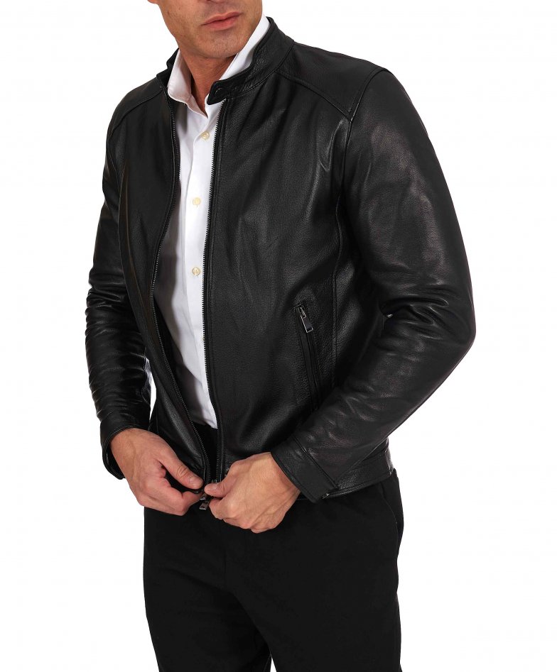 Schwarze leder biker jacke mit...