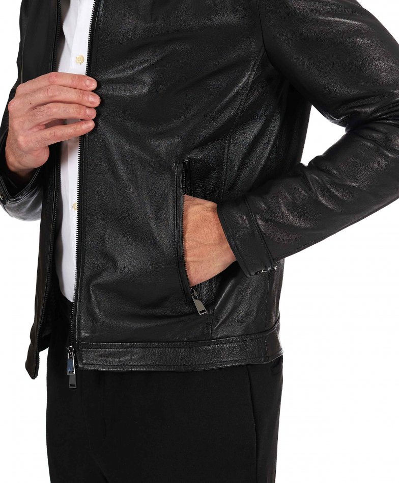 Schwarze leder biker jacke mit...