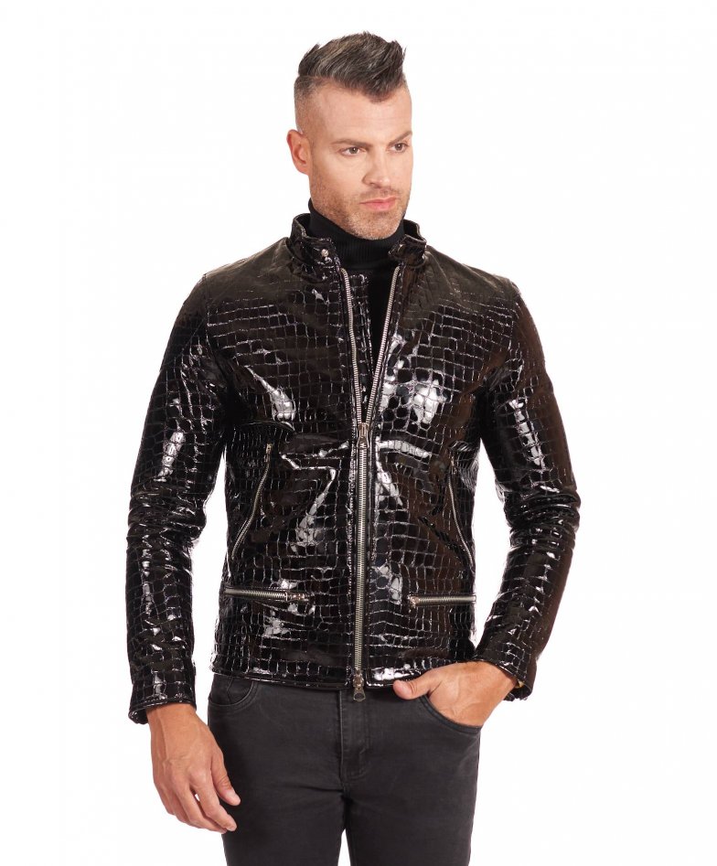 Schwarze lackleder bikerjacke mit...