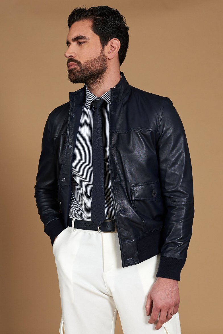 Dunkel blaue bomber lederjacke mit...