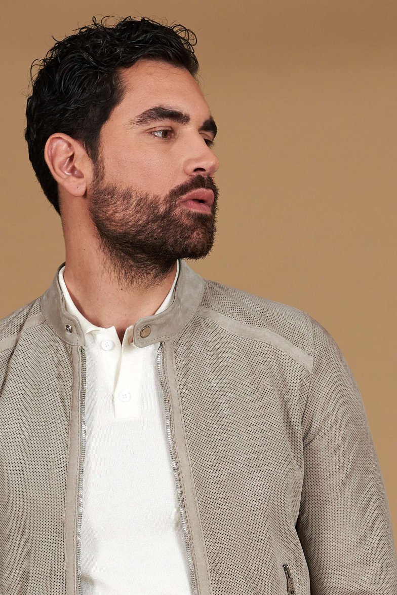 Graue perforiertes wildlederjacke...