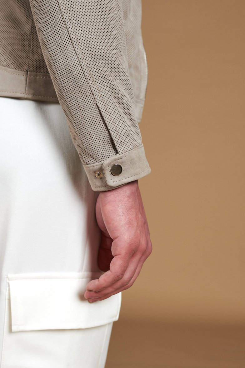 Graue perforiertes wildlederjacke...