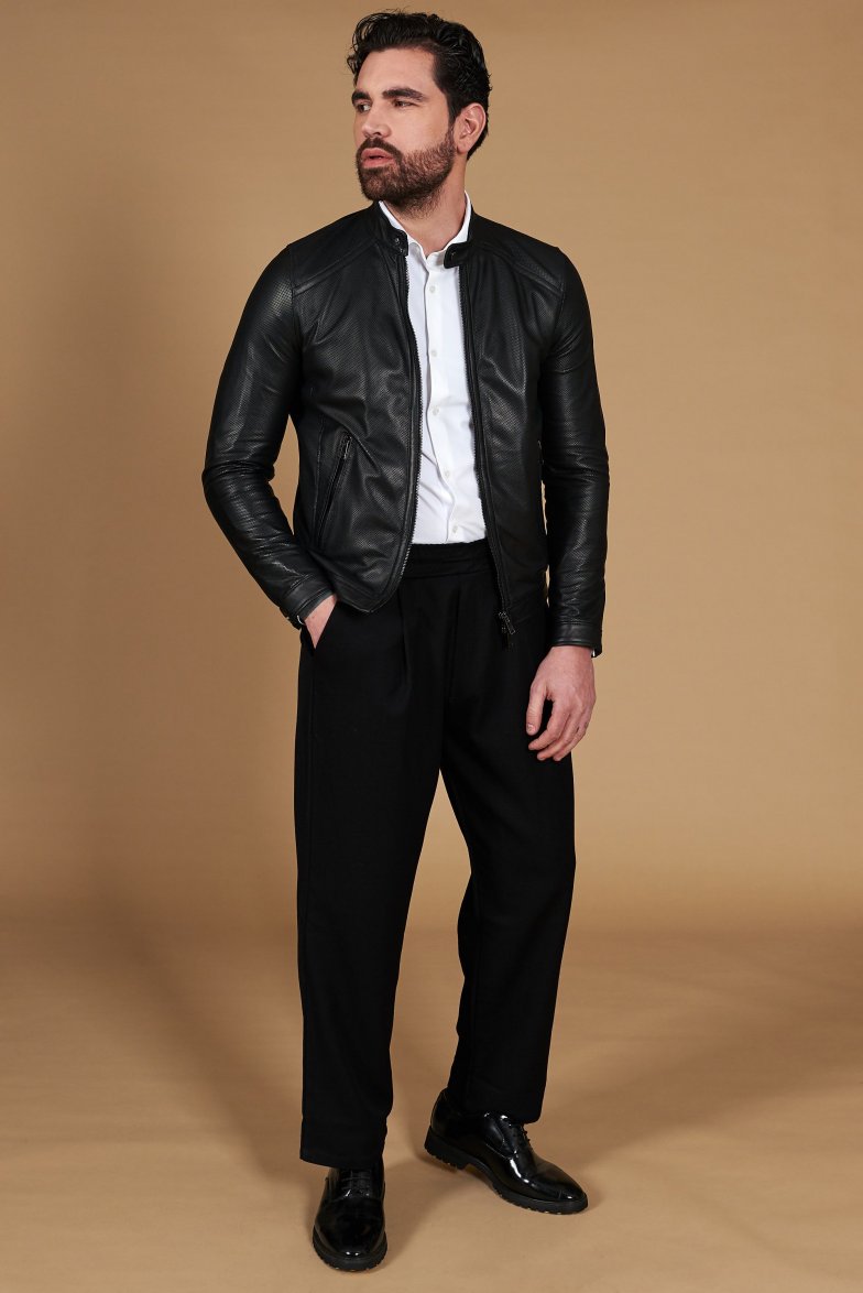 Schwarze perforiertes Lederjacke...