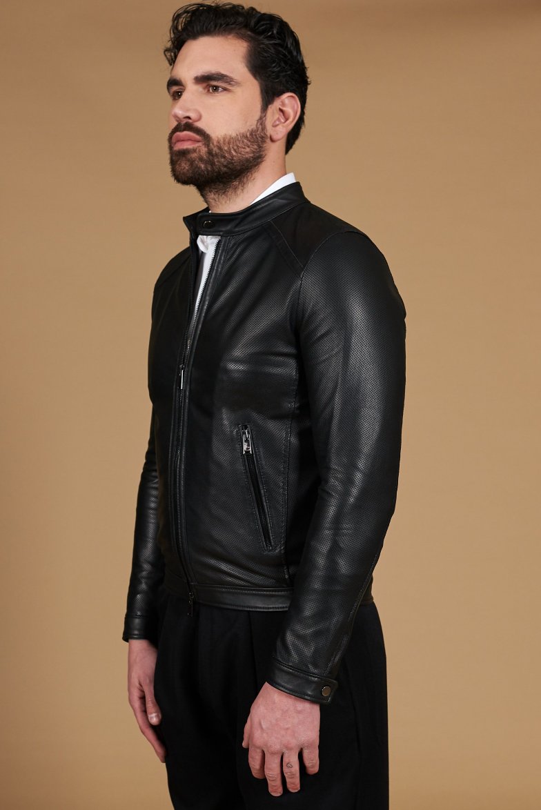 Schwarze perforiertes Lederjacke...