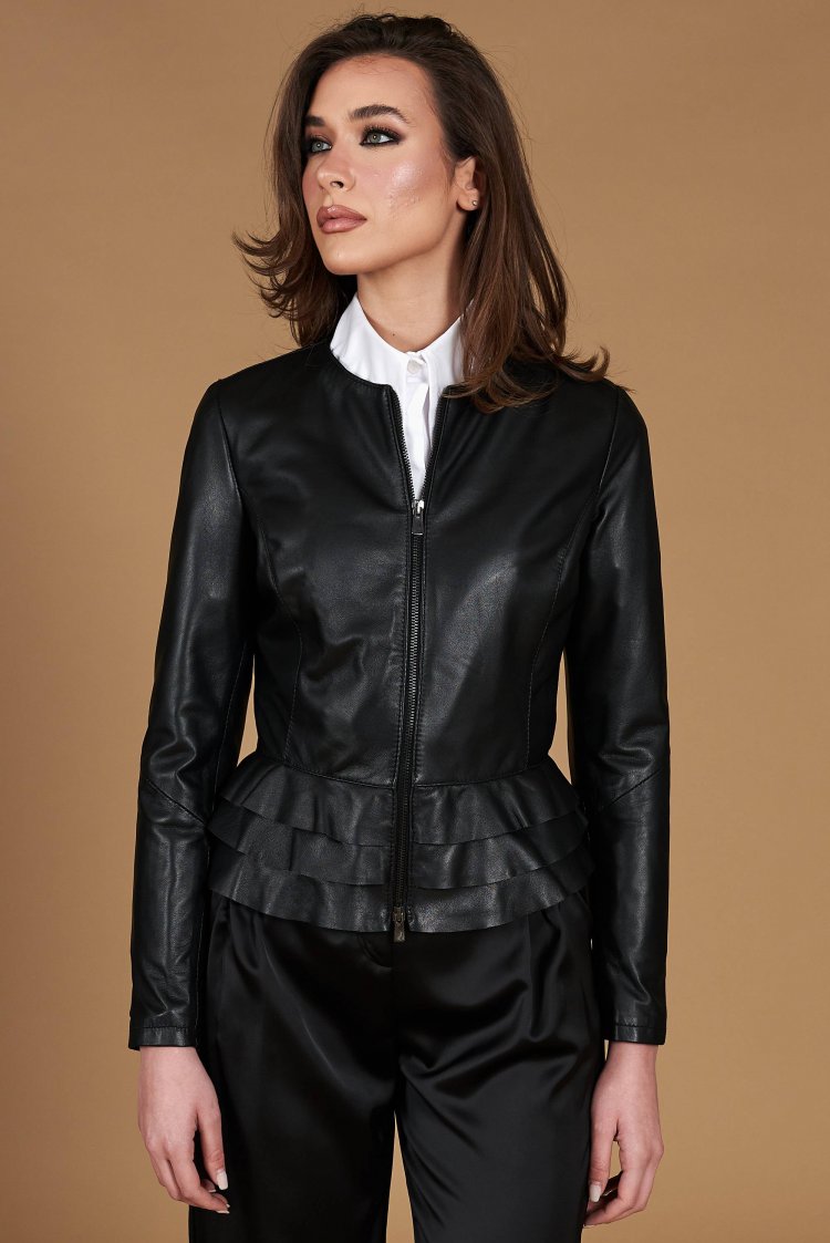 schwarze nappalederjacke...