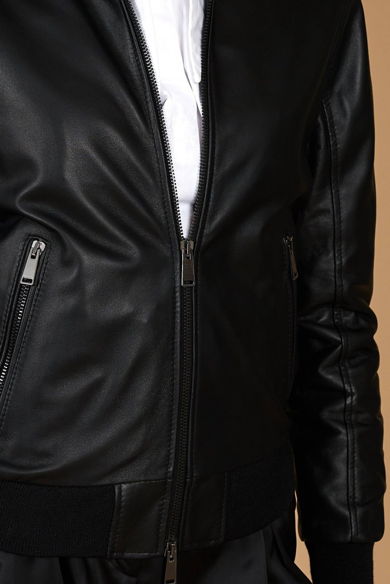 schwarze glatte bomberjacke aus...