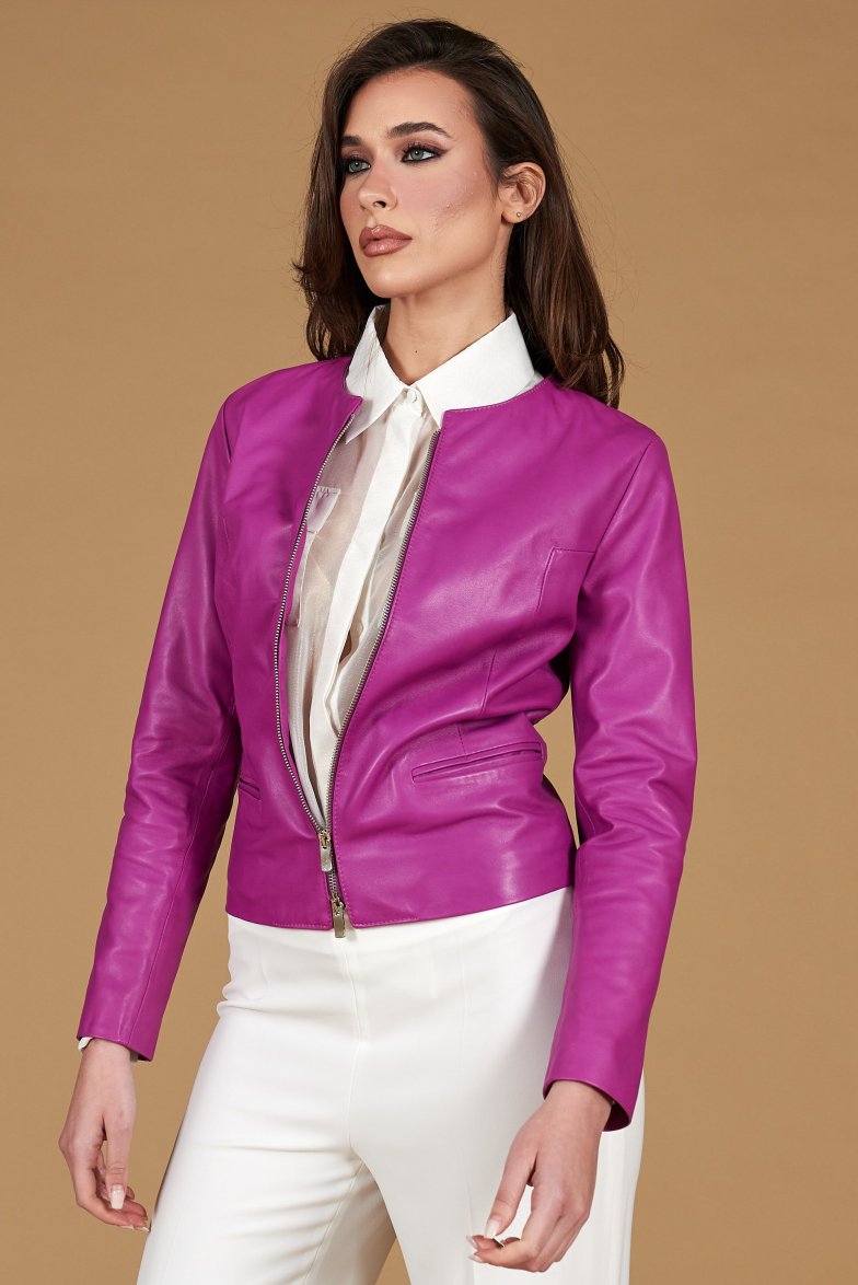 Lila naturlederjacke mit rund kragen...