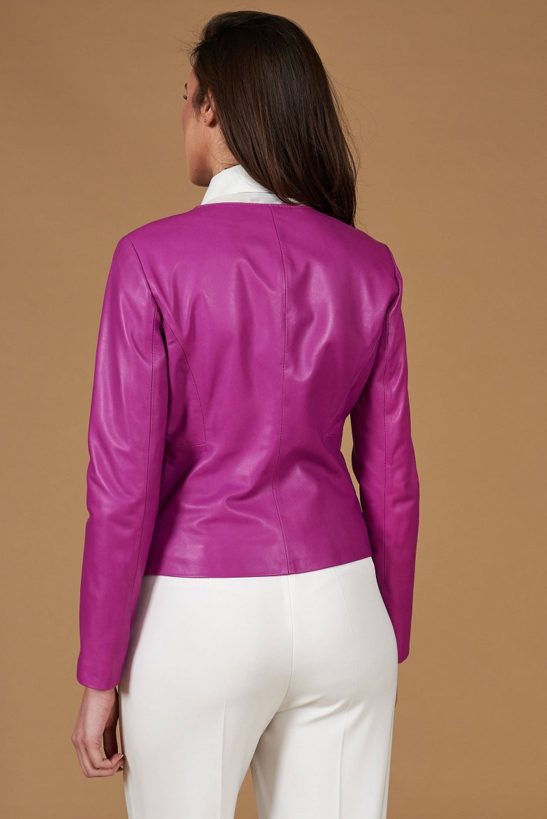Lila naturlederjacke mit rund kragen...