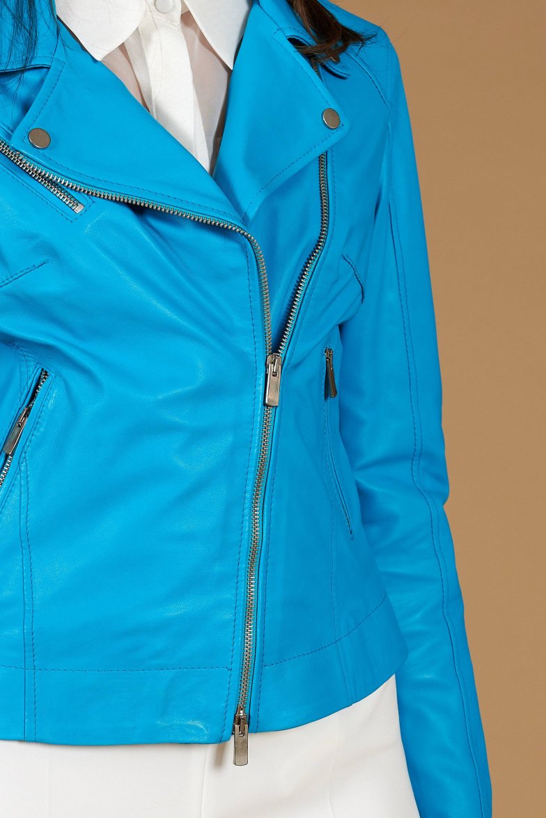 Hellblaue bikerjacke aus naturleder...