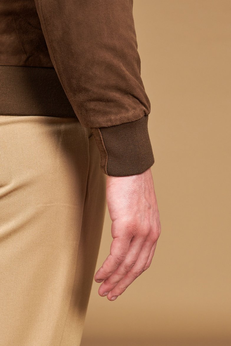 Taupe bomberjacke aus wildleder mit...