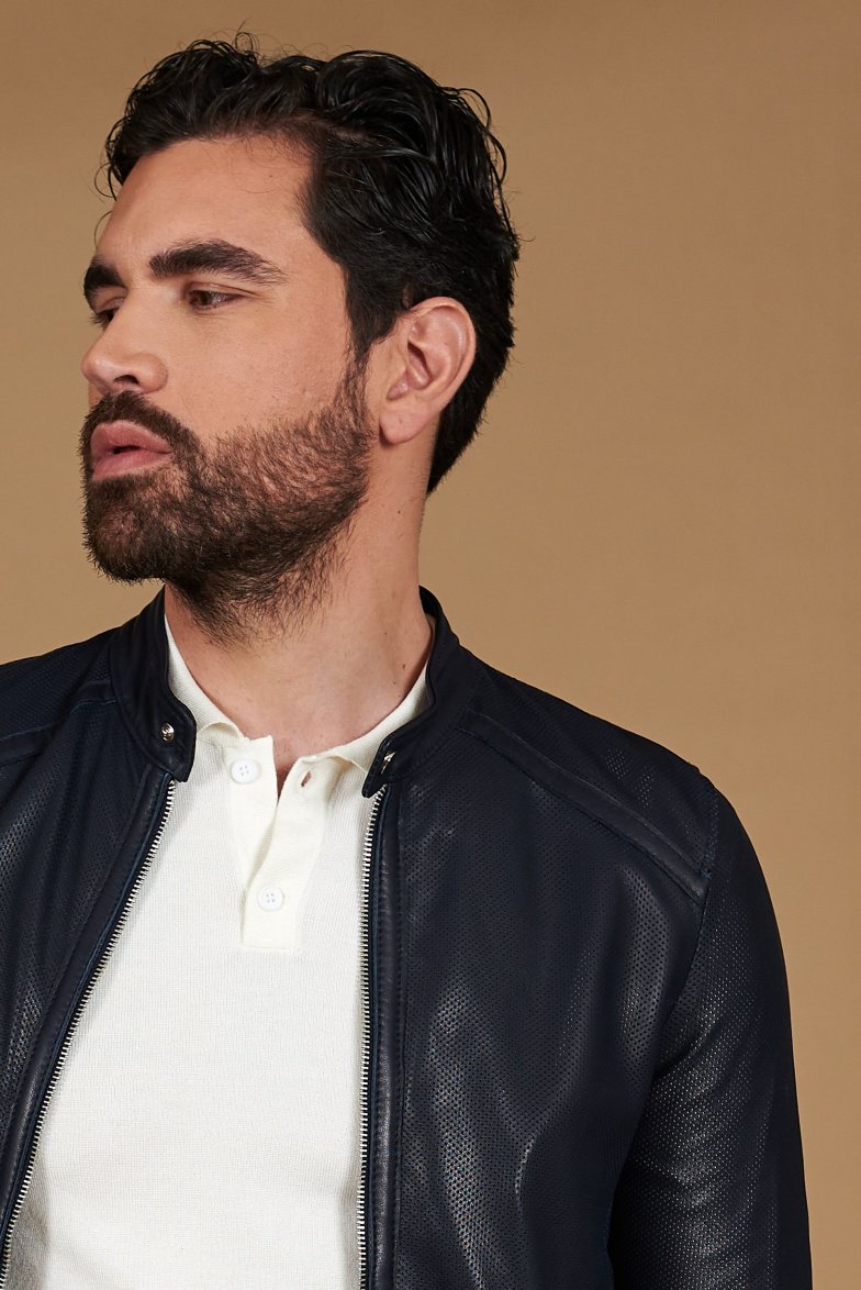 Blaue perforiertes Lederjacke...