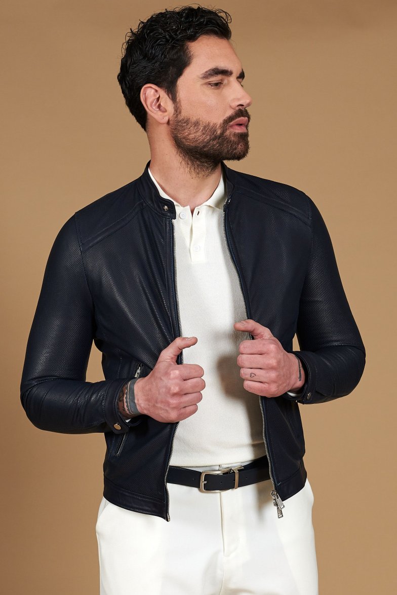 Blaue perforiertes Lederjacke...