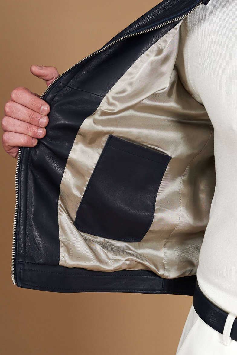 Blaue perforiertes Lederjacke...