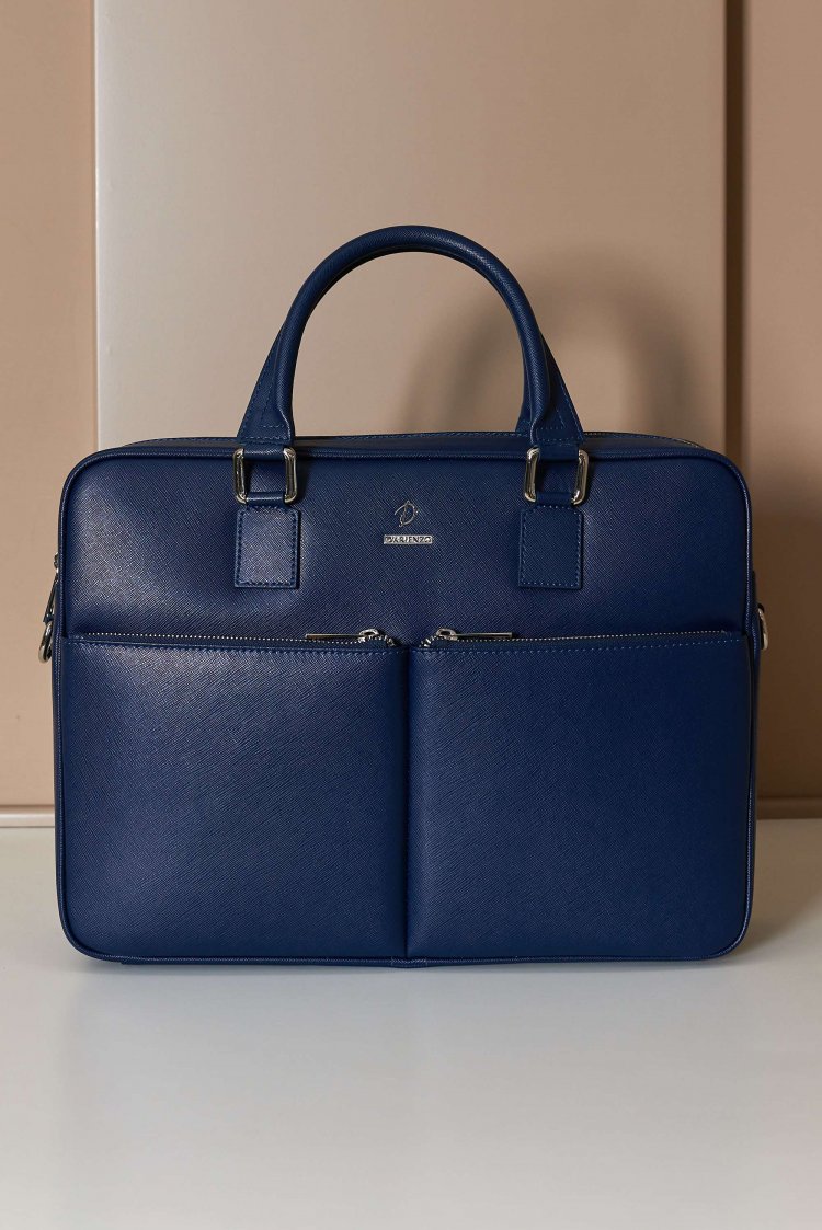Dunkelblaue Laptop...