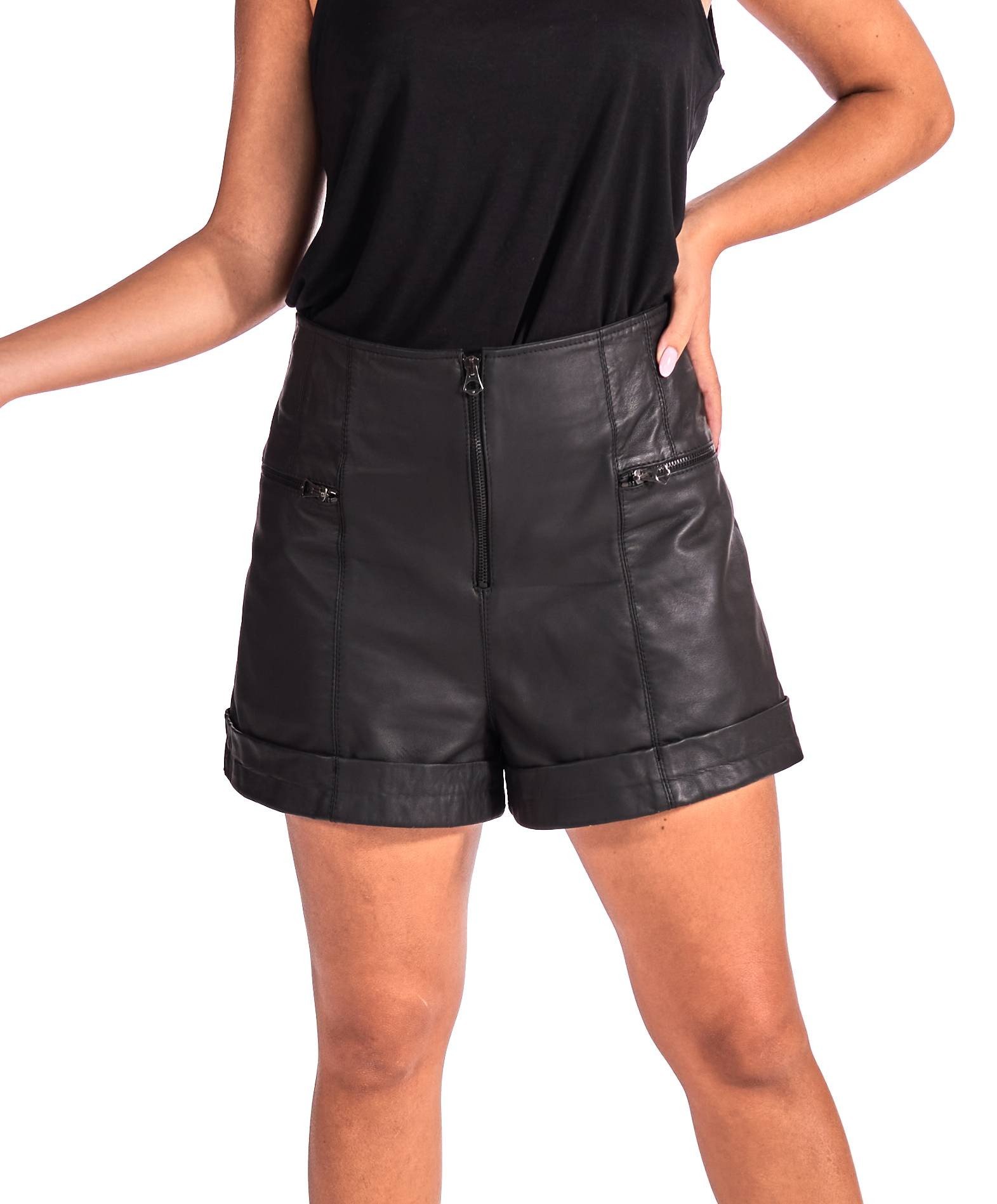 In lederhosen frauen Lederhosen für