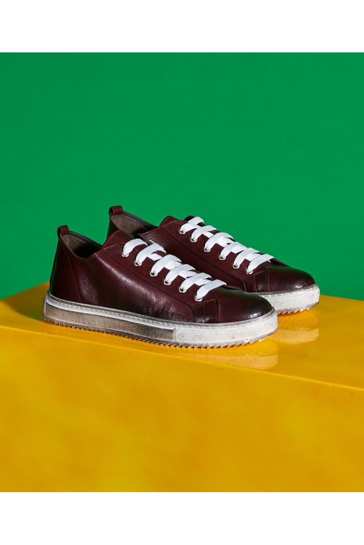 Burgunder Leder Sneakers...