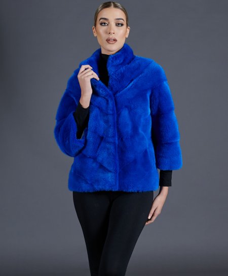 Jacke aus Nerz mit Ringpelzkragen •  elektrisch blaue Farbe