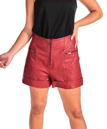 Rote kurze Lederhose...